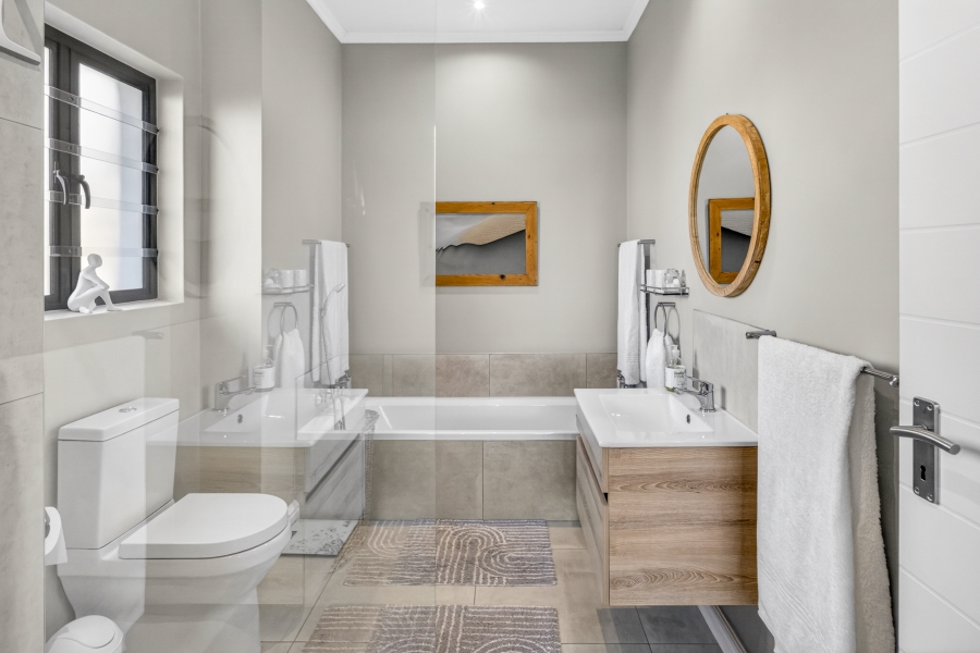 3 Bedroom Property for Sale in Baron View Western Cape